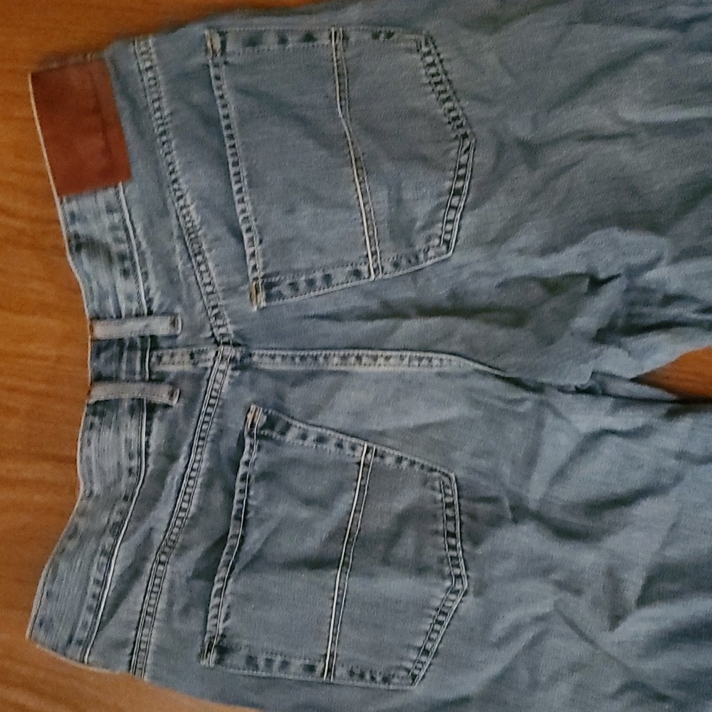 Tommy Bahama Classic Fit Men's Denim Jeans - Size 32W X 30L - Picture 4 of 14